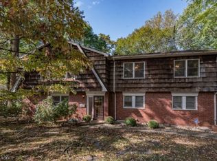 33 Hillside Ave, Norwood, NJ 07648