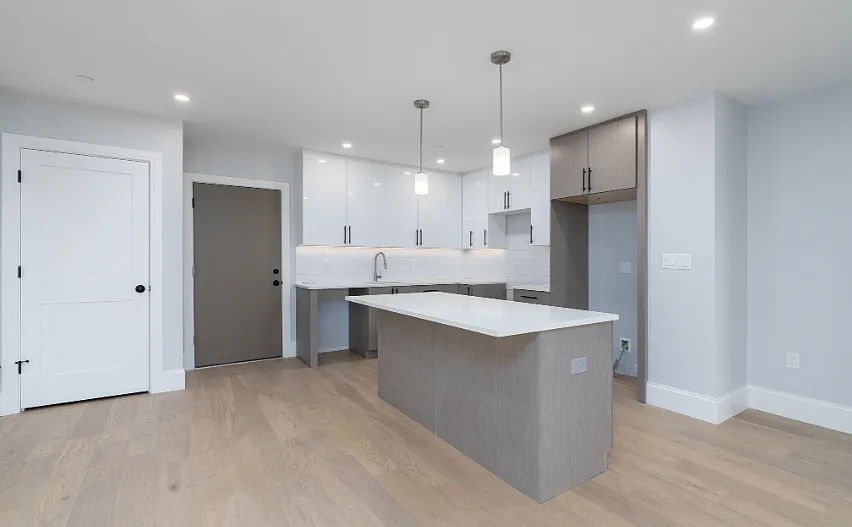 2 bed, 9999 sqft, $3,600 — Photo 3