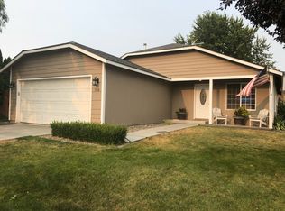 704 N 4th St, Selah, WA 98942