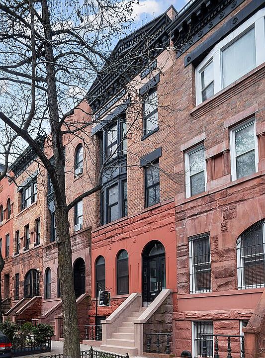 1st image of 107 Manhattan Ave