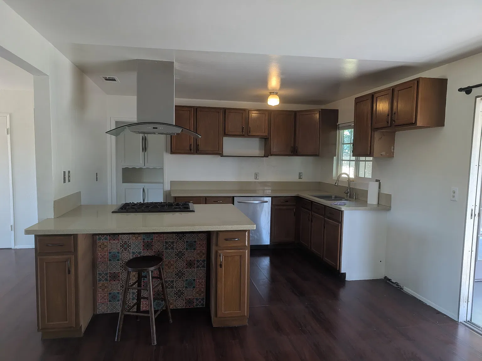 3 bed, 1400 sqft, $3,950 — Photo 4
