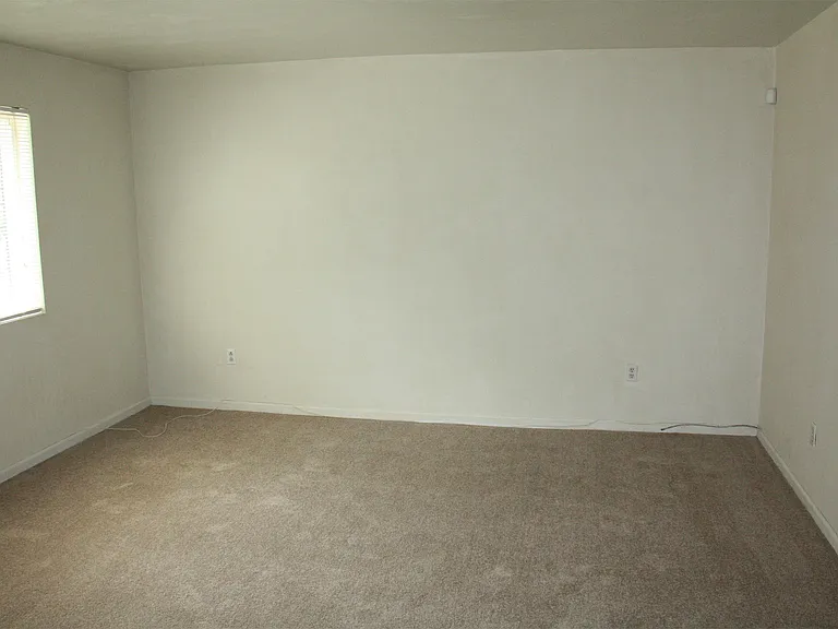 347 E Augusta Ave — Photo 1