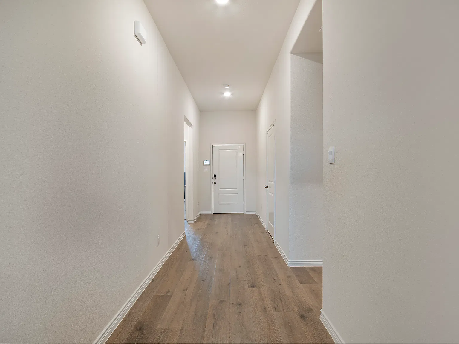4 bed, 1850 sqft, $2,400 — Photo 4