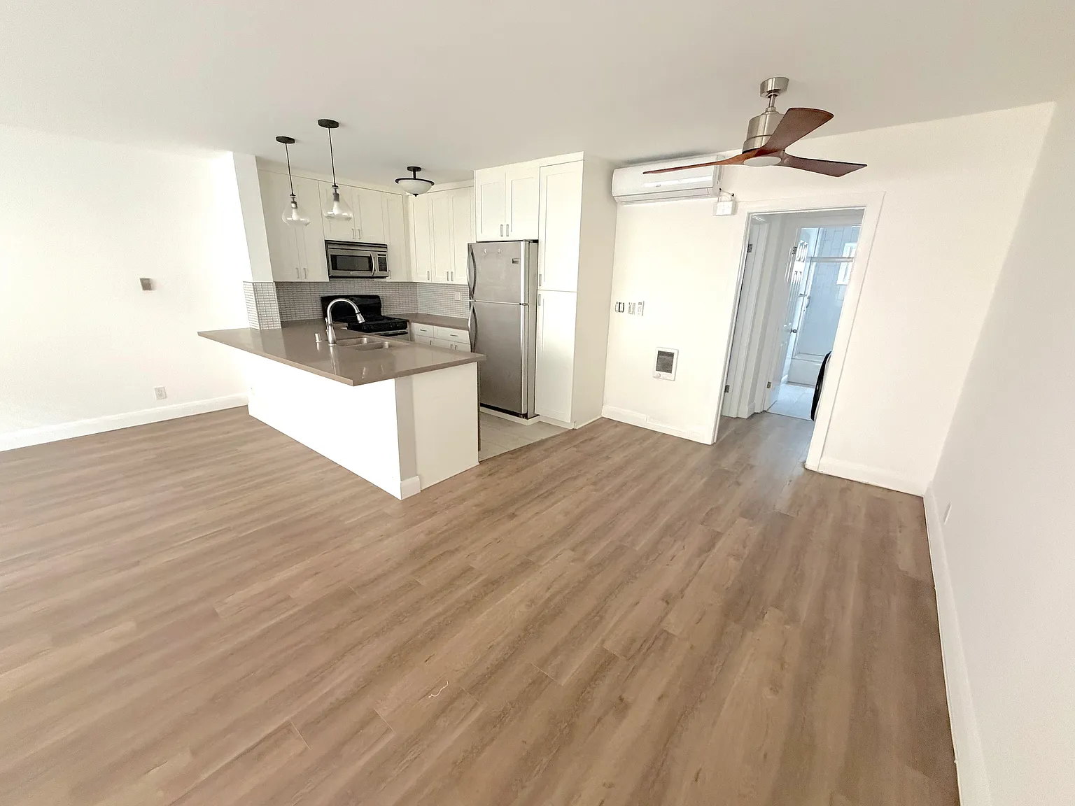 1 bed, 700 sqft, $3,100 — Photo 2