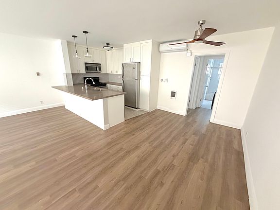 2nd image of 1008 7th St APT 5