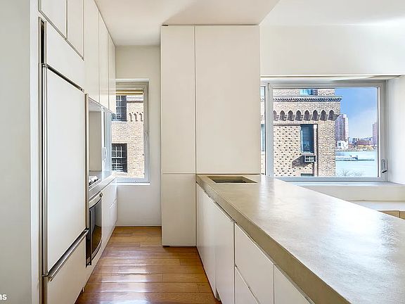 5th image of 455 E 51st St #5F