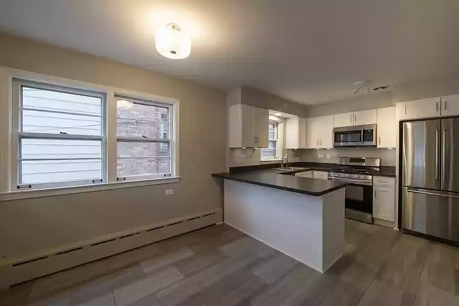3 bed, 1.5 bath, 1500 sqft, $2,250 — Photo 3
