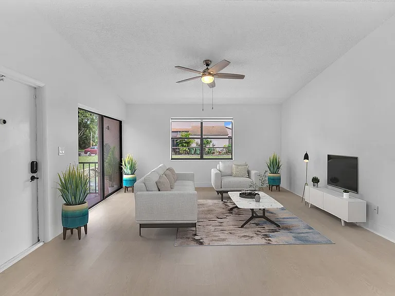12359 NW 11th Ct — Photo 5