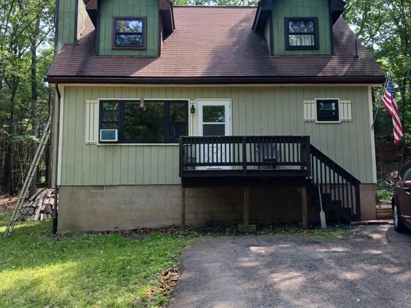 111 Stag Ln, Dingmans Ferry, PA 18328