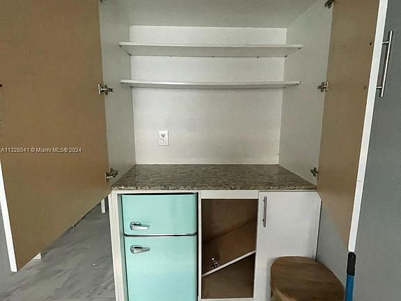 5th image of 1455 Michigan Ave APT 16