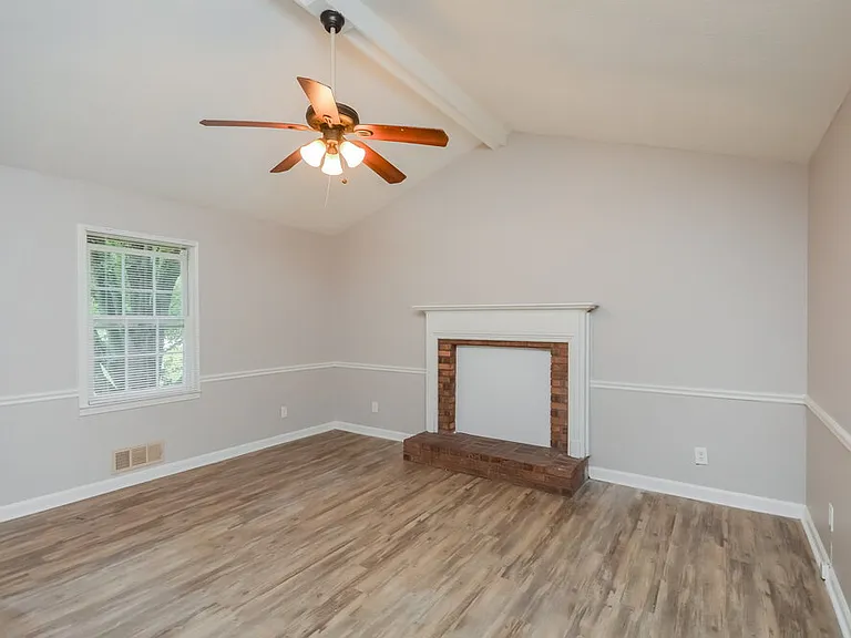 1589 Cherry Hill Ln SW — Photo 4