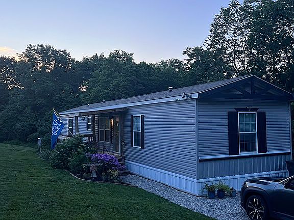 3rd image of 256 Fernland Ln