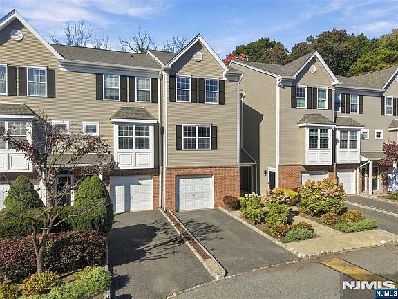 2nd image of 22 Greenbrook Drive