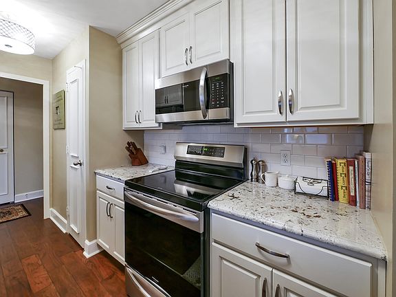 4th image of 1414 Continental Dr APT 409