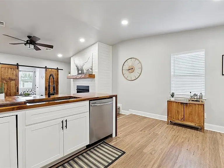 10609 N McKinley Ave — Photo 16