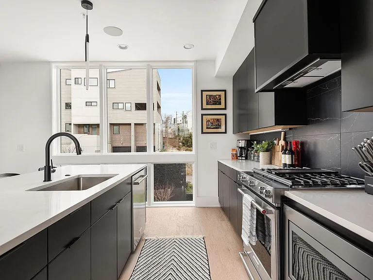 3216 Charlotte Ave — Photo 26