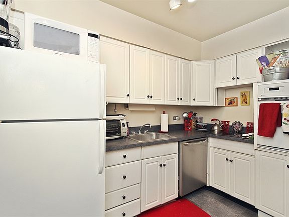 3rd image of 1550 N Lake Shore Dr APT 7F
