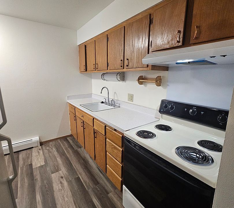 1st image of 604 N Black River St #203