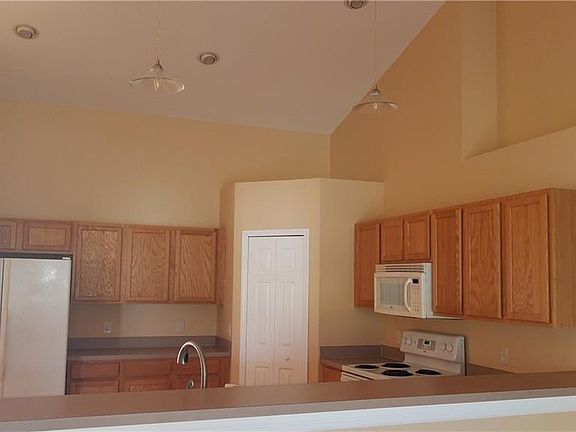 2nd image of 1708 NE 4th Pl