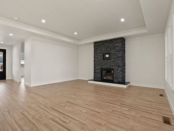 5th image of 20210 E 10th Ave