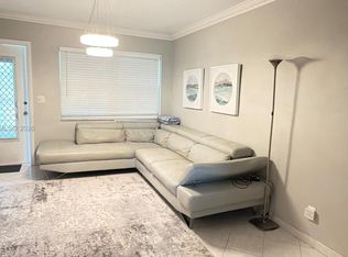 580 Egret Dr APT 211, Hallandale Beach, FL 33009