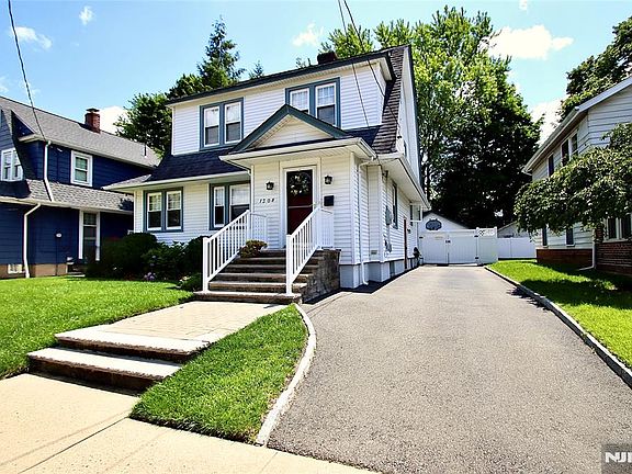 2nd image of 13-08 Ellis Ave