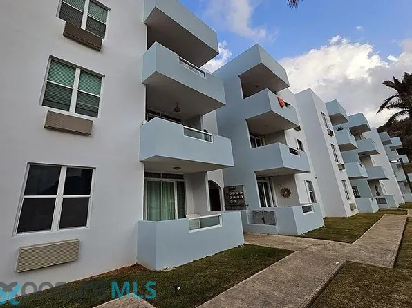 304 Sea Side Ct, Isabela, PR 00662