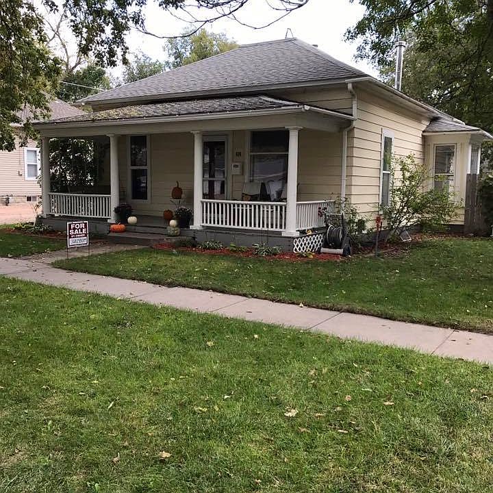 1st image of 414 W 21st St