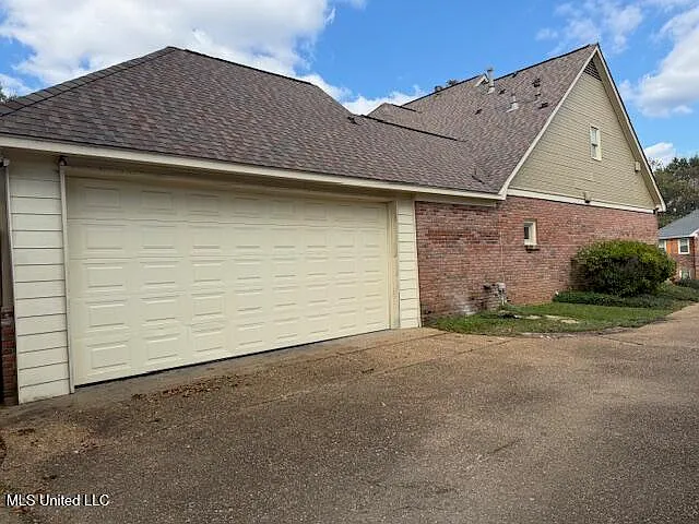 6231 Waterford Dr — Photo 13