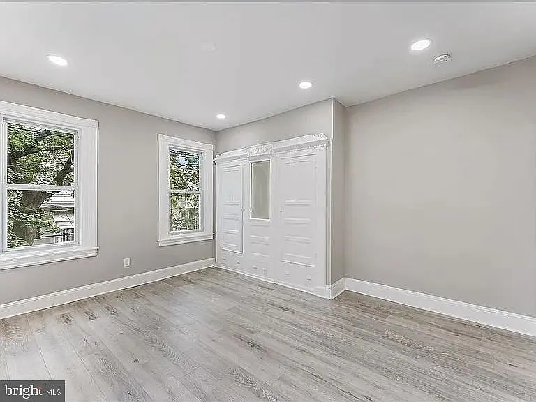 100 W Sharpnack St — Photo 15