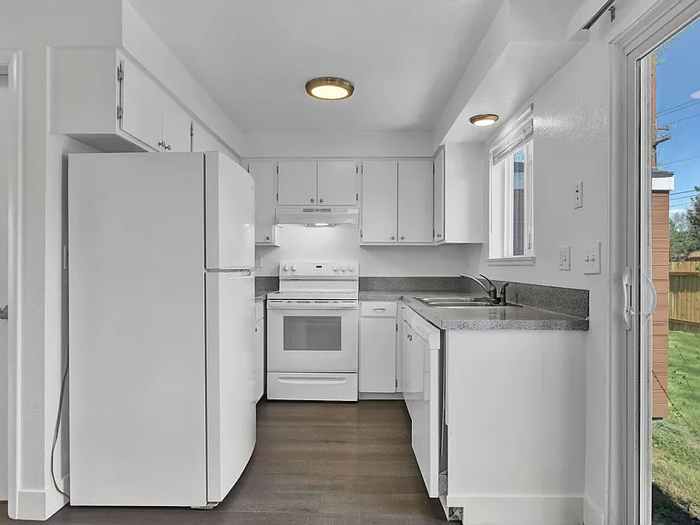 Grover Townhomes — Photo 33