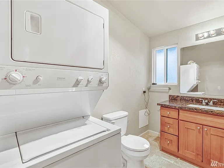 2209 Fulton Ave #B — Photo 3