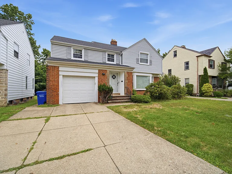4437 Groveland Rd — Photo 7