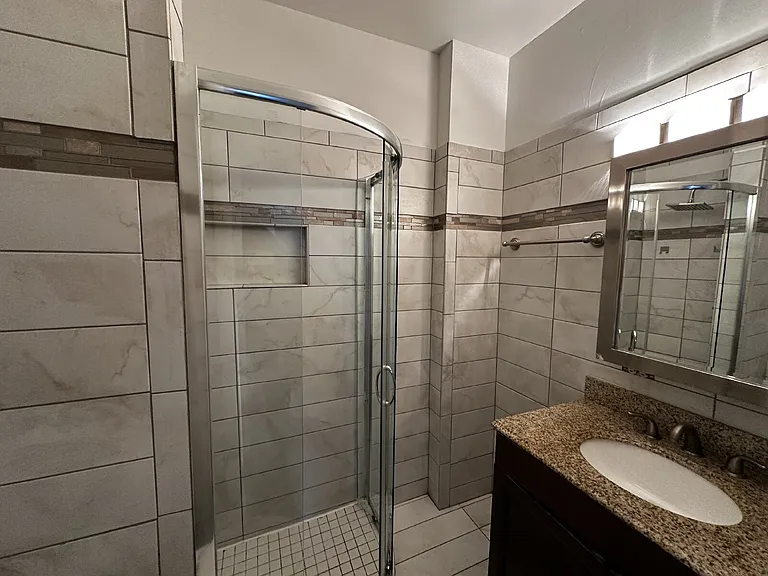 172 W Maple Ave #1 — Photo 21