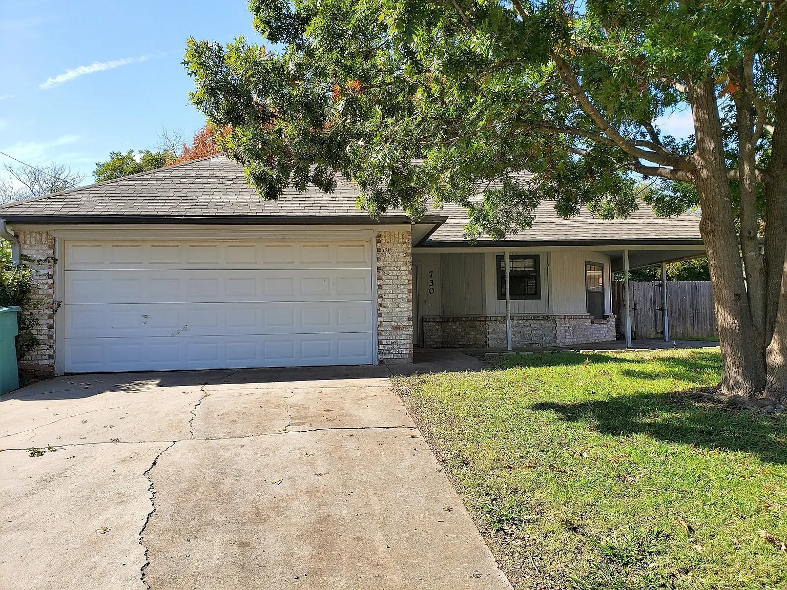 730 Patricia Dr, Sherman, TX 75090 - 1 — Photo 2