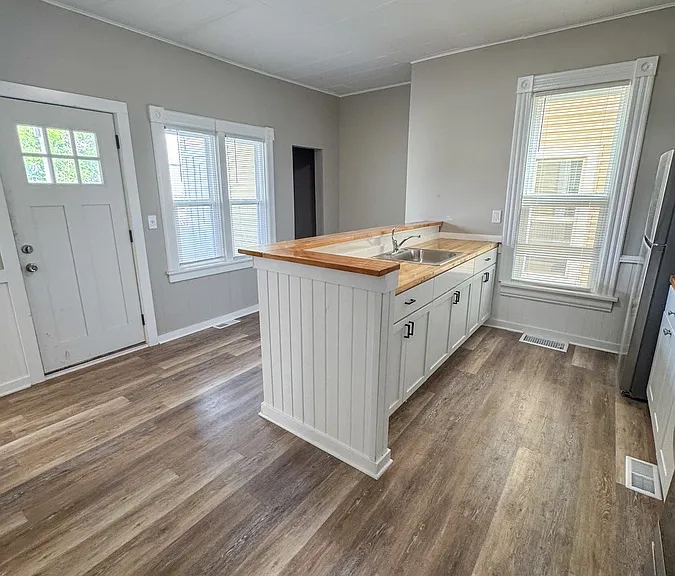 946 Muskegon Ave NW #2 — Photo 4
