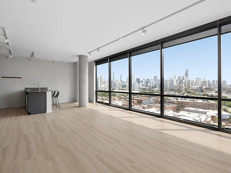 860 W Blackhawk St #1808 — Photo 10