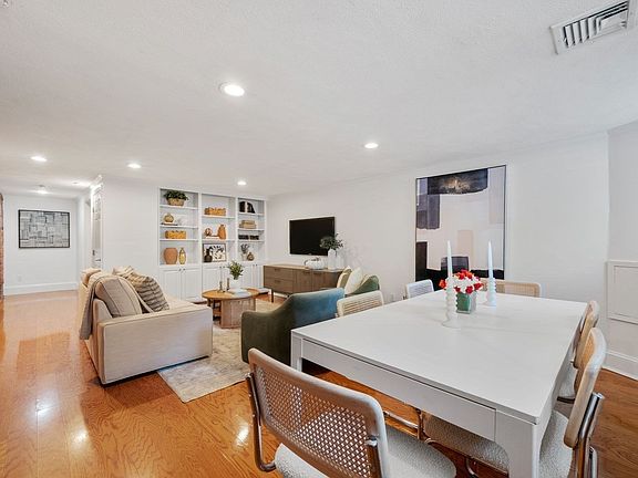 4th image of 2 Monument Sq APT 1