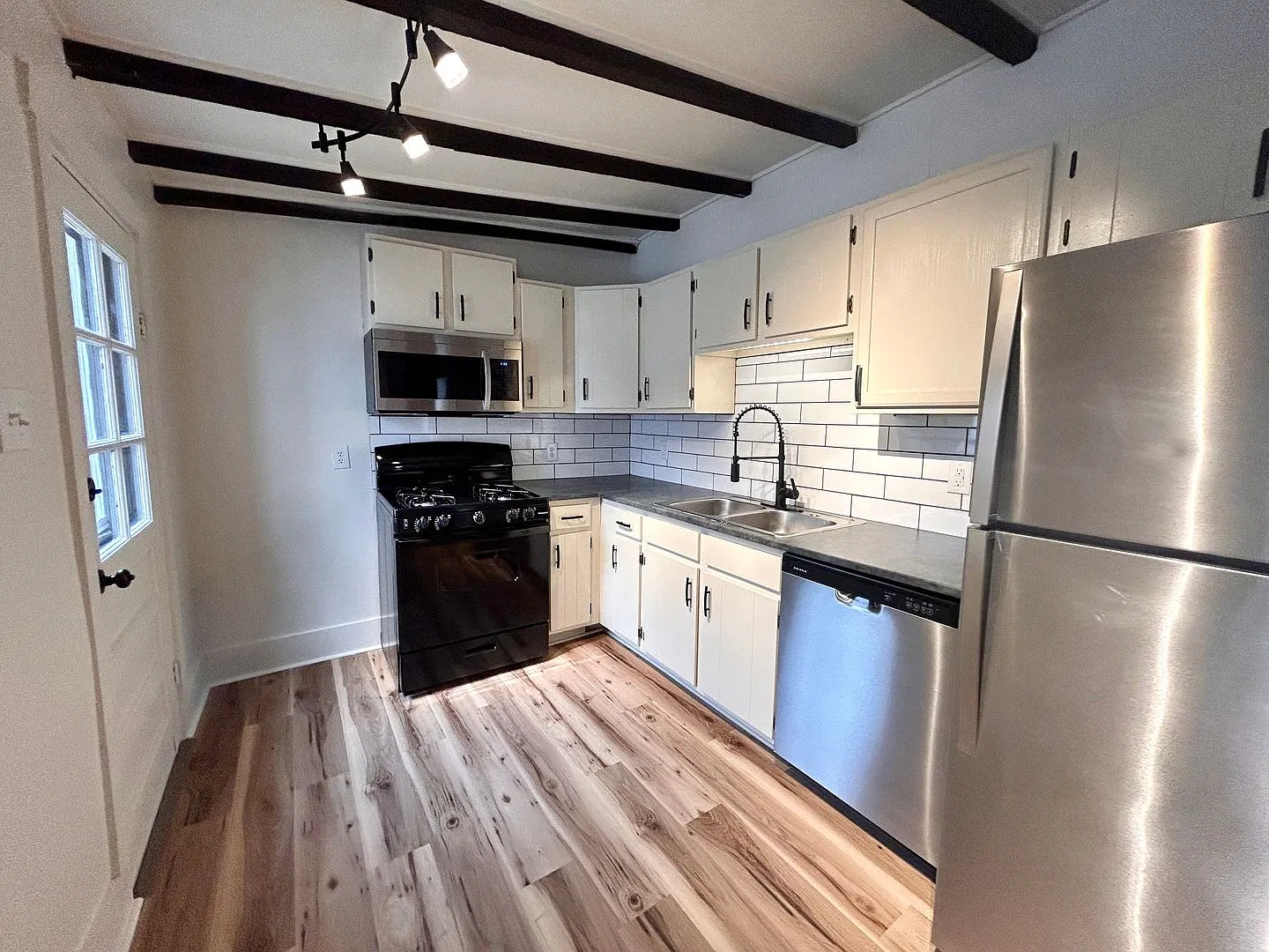 Beautifully Updated Home in Lancaster City! — Photo 4
