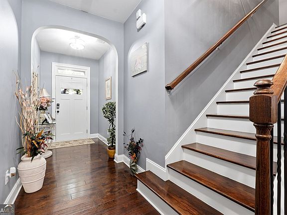 2nd image of 5058 Whiteoak St SE