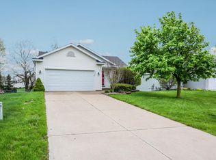 2940 Riley Ridge Rd, Holland, MI 49424