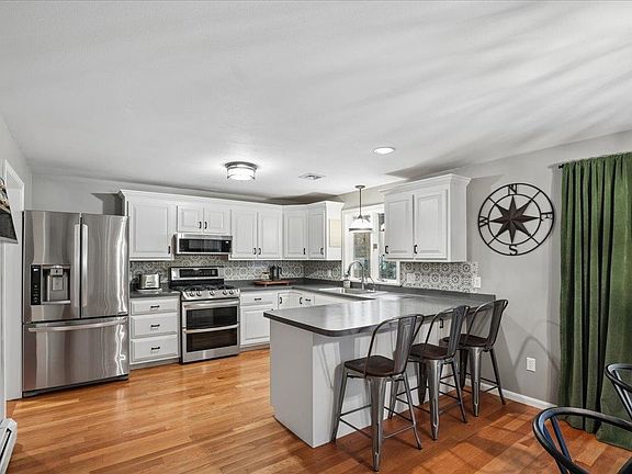 3rd image of 12 Old Gordon Road