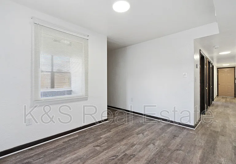 142-144 W 9th Ave #142-2 — Photo 3