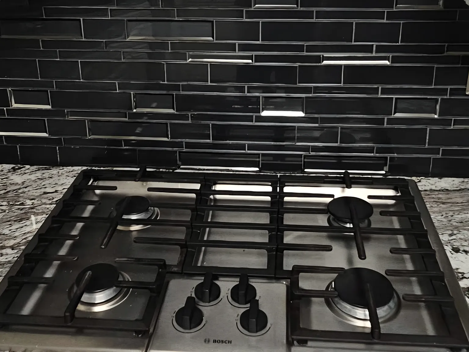 505 W Lansing St — Photo 4