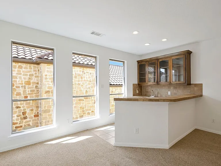 7905 Kickapoo Dr — Photo 29