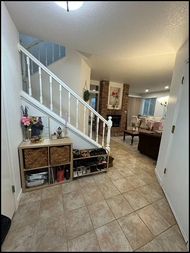 4 bed, 2.5 bath, 1701 sqft, $3,100 — Photo 2