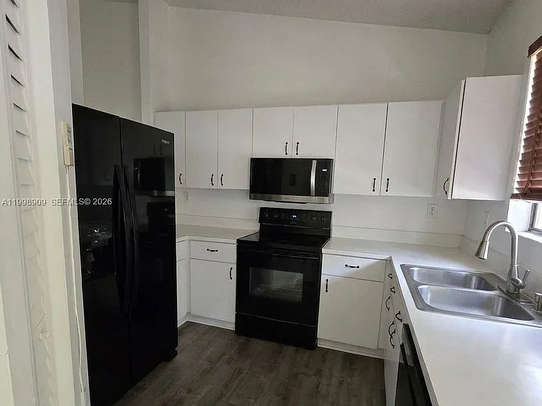 15515 N Miami Lakeway #202-11 — Photo 8