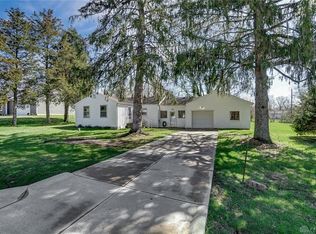 1300 Wallaby Dr, Beavercreek, OH 45432