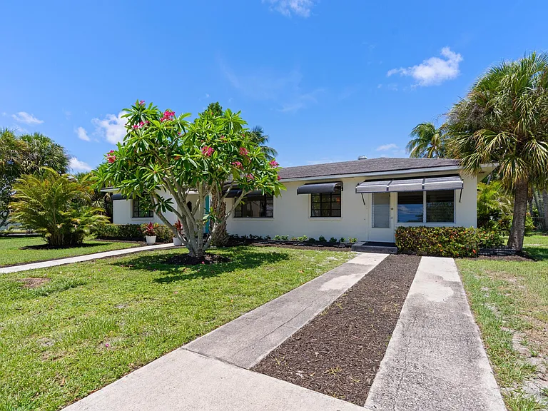1725 N Lakeside Dr — Photo 6