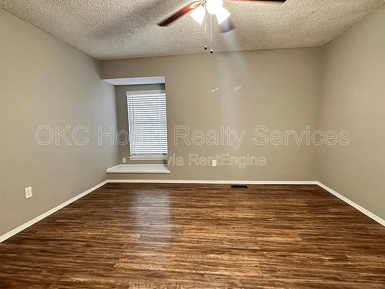 6713 Lyrewood Ln — Photo 13